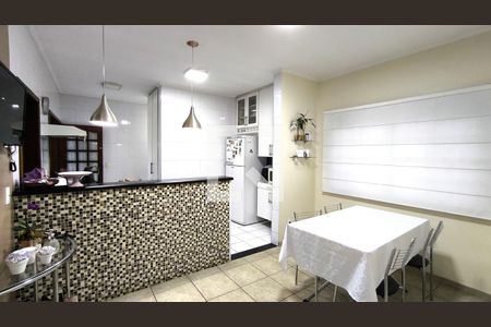 Casa à venda com 280m², 3 quartos e 2 vagas Casa à venda com 280m², 3 quartos e 2 vagasCozinha