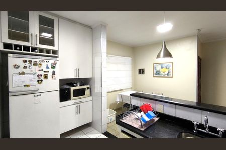 Casa à venda com 280m², 3 quartos e 2 vagas Casa à venda com 280m², 3 quartos e 2 vagasCozinha