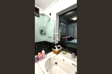 Casa à venda com 280m², 3 quartos e 2 vagas Casa à venda com 280m², 3 quartos e 2 vagasQuarto 1 - Banheiro