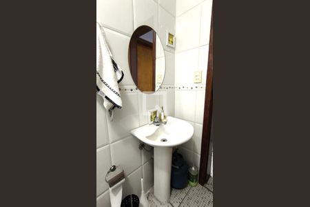 Casa à venda com 280m², 3 quartos e 2 vagas Casa à venda com 280m², 3 quartos e 2 vagasÁrea externa - Banheiro