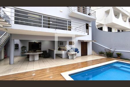 Casa à venda com 280m², 3 quartos e 2 vagas Casa à venda com 280m², 3 quartos e 2 vagasÁrea externa