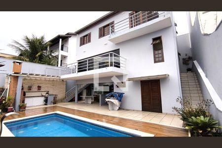 Casa à venda com 280m², 3 quartos e 2 vagas Casa à venda com 280m², 3 quartos e 2 vagasÁrea externa