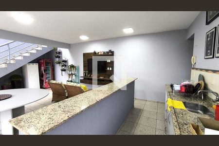 Casa à venda com 280m², 3 quartos e 2 vagas Casa à venda com 280m², 3 quartos e 2 vagasÁrea externa