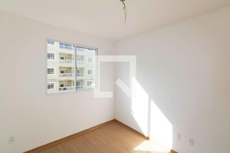 Quarto 1 de apartamento para alugar com 2 quartos, 45m² em Inhoaíba, Rio de Janeiro