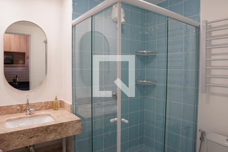 Banheiro de kitnet/studio para alugar com 1 quarto, 25m² em Pinheiros, São Paulo