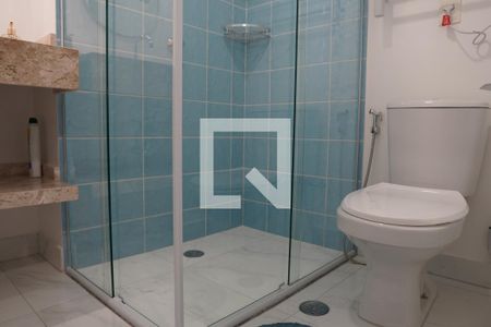 Banheiro de kitnet/studio para alugar com 1 quarto, 25m² em Pinheiros, São Paulo