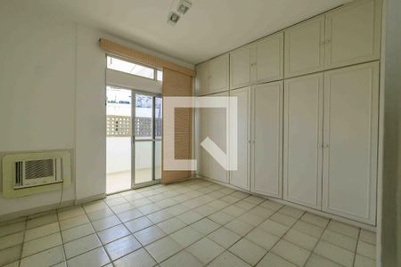 Apartamento à venda com 360m², 3 quartos e 3 vagasSuíte 1