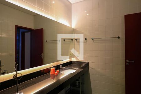 Banheiro do Quarto 1 de apartamento para alugar com 3 quartos, 100m² em Funcionários, Belo Horizonte