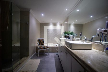 Apartamento à venda com 420m², 4 quartos e 4 vagasBanheiro da Suíte