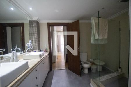 Apartamento à venda com 420m², 4 quartos e 4 vagasBanheiro da Suíte