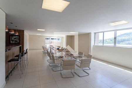 Apartamento à venda com 220m², 3 quartos e 3 vagasÁrea comum - Salão de festas