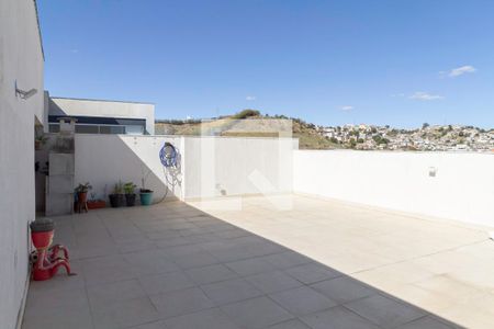 Apartamento à venda com 220m², 3 quartos e 3 vagasCobertura