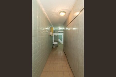 Casa à venda com 390m², 3 quartos e 3 vagas Casa à venda com 390m², 3 quartos e 3 vagasGaragem - Banheiro