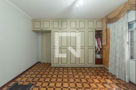 Casa à venda com 390m², 3 quartos e 3 vagas Casa à venda com 390m², 3 quartos e 3 vagasQuarto 2