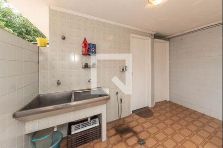 Casa à venda com 390m², 3 quartos e 3 vagas Casa à venda com 390m², 3 quartos e 3 vagasLavanderia