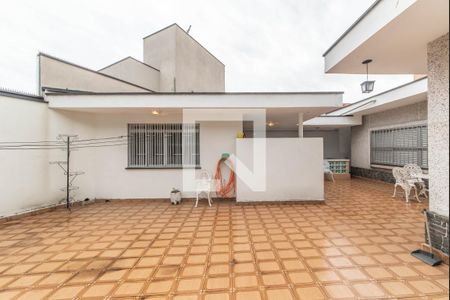 Casa à venda com 390m², 3 quartos e 3 vagas Casa à venda com 390m², 3 quartos e 3 vagasQuintal