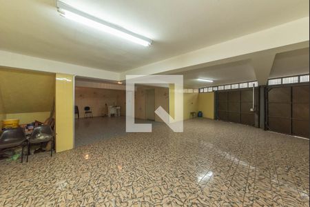 Casa à venda com 390m², 3 quartos e 3 vagas Casa à venda com 390m², 3 quartos e 3 vagasGaragem