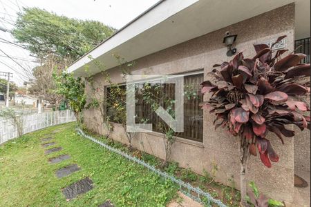 Casa à venda com 390m², 3 quartos e 3 vagas Casa à venda com 390m², 3 quartos e 3 vagasJardim