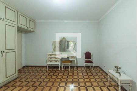 Casa à venda com 390m², 3 quartos e 3 vagas Casa à venda com 390m², 3 quartos e 3 vagasQuarto 1