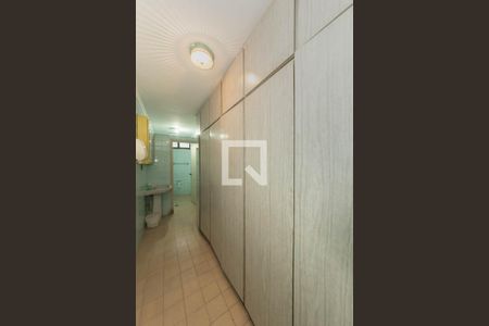 Casa à venda com 390m², 3 quartos e 3 vagas Casa à venda com 390m², 3 quartos e 3 vagasGaragem - Banheiro