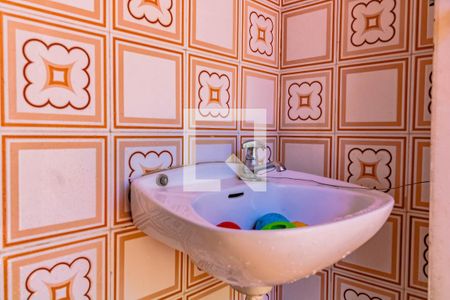 Casa à venda com 150m², 4 quartos e 4 vagas Casa à venda com 150m², 4 quartos e 4 vagasBanheiro de Serviço