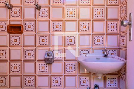 Casa à venda com 150m², 4 quartos e 4 vagas Casa à venda com 150m², 4 quartos e 4 vagasBanheiro de Serviço