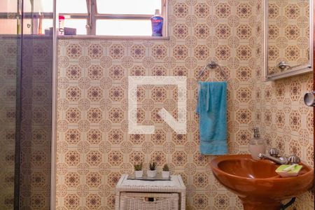 Casa à venda com 150m², 4 quartos e 4 vagas Casa à venda com 150m², 4 quartos e 4 vagasBanheiro