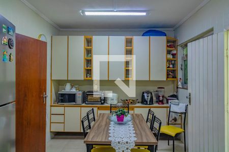 Casa à venda com 150m², 4 quartos e 4 vagas Casa à venda com 150m², 4 quartos e 4 vagasCozinha