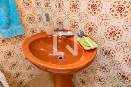 Casa à venda com 150m², 4 quartos e 4 vagas Casa à venda com 150m², 4 quartos e 4 vagasBanheiro