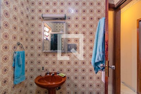 Casa à venda com 150m², 4 quartos e 4 vagas Casa à venda com 150m², 4 quartos e 4 vagasBanheiro