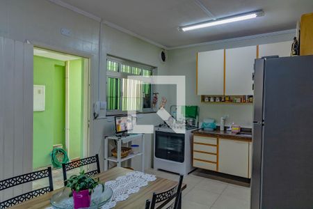 Casa à venda com 150m², 4 quartos e 4 vagas Casa à venda com 150m², 4 quartos e 4 vagasCozinha