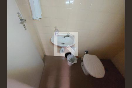 Casa à venda com 140m², 3 quartos e 2 vagasBanheiro na Área de Serviço