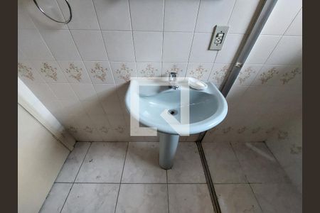 Casa à venda com 140m², 3 quartos e 2 vagasBanheiro 2