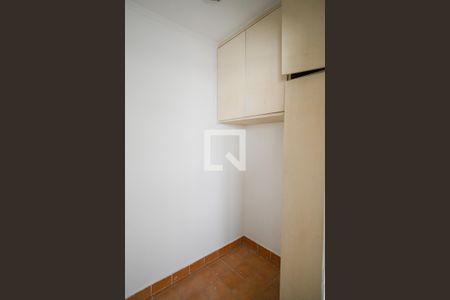 Apartamento à venda com 93m², 3 quartos e 2 vagas Apartamento à venda com 93m², 3 quartos e 2 vagasQuarto de Serviço