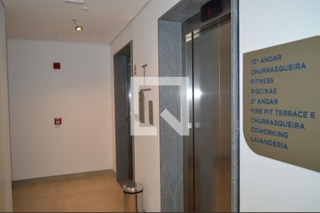 Studio à venda com 19m², 1 quarto e sem vagaElevadores