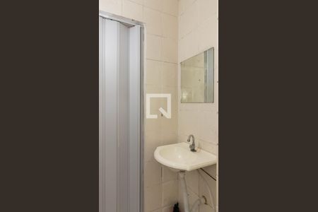Banheiro da Suíte de casa para alugar com 1 quarto, 44m² em Parque Boturussu, São Paulo
