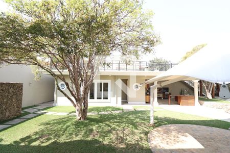 Casa à venda com 1145m², 3 quartos e 6 vagasQuintal