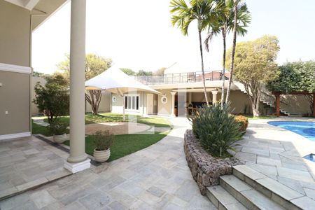 Casa à venda com 1145m², 3 quartos e 6 vagasQuintal