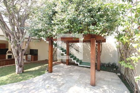 Casa à venda com 1145m², 3 quartos e 6 vagasQuintal