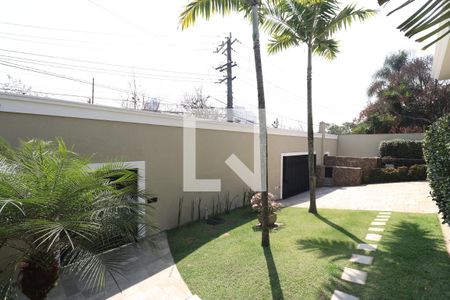 Casa à venda com 1145m², 3 quartos e 6 vagasQuintal