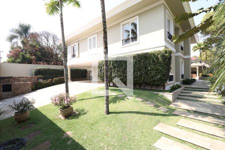 Casa à venda com 1145m², 3 quartos e 6 vagasQuintal