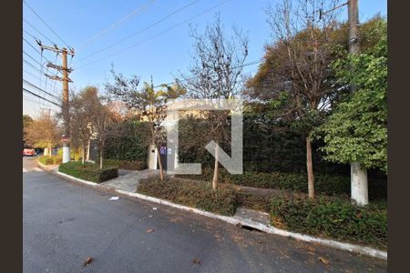 Casa à venda com 1145m², 3 quartos e 6 vagas Casa à venda com 1145m², 3 quartos e 6 vagasFachada