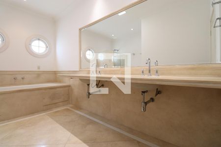 Casa à venda com 1145m², 3 quartos e 6 vagasBanheiro da Suíte 2