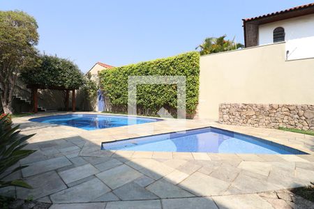 Casa à venda com 1145m², 3 quartos e 6 vagasPiscina