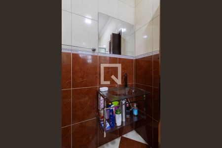 Casa à venda com 200m², 2 quartos e 4 vagasBanheiro