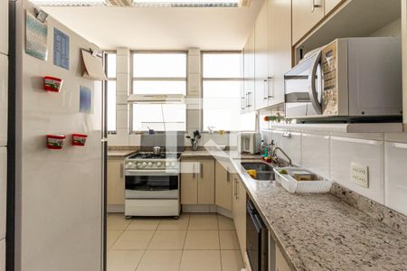 Apartamento à venda com 234m², 3 quartos e 2 vagas Apartamento à venda com 234m², 3 quartos e 2 vagasCozinha