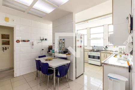 Apartamento à venda com 234m², 3 quartos e 2 vagas Apartamento à venda com 234m², 3 quartos e 2 vagasCozinha