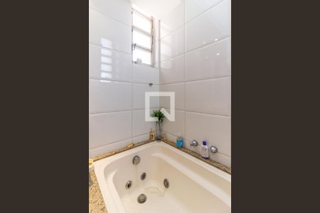 Apartamento à venda com 234m², 3 quartos e 2 vagas Apartamento à venda com 234m², 3 quartos e 2 vagasSuíte 1 - Banheiro