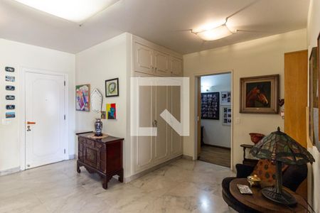 Apartamento à venda com 234m², 3 quartos e 2 vagas Apartamento à venda com 234m², 3 quartos e 2 vagasSala - Entrada