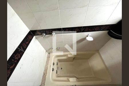 Apartamento à venda com 187m², 3 quartos e 2 vagas Apartamento à venda com 187m², 3 quartos e 2 vagasBanheiro da Suíte